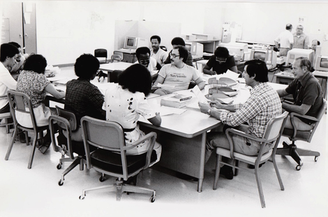 Donald Carson, at extreme right, with the Editing Program for Minority Journalists in 1980 at the University of Arizona at Tucson. Frank Sotomayor, who directed the program, is seated next to Carson on the copy desk “rim.” (Frank Sotomayor)